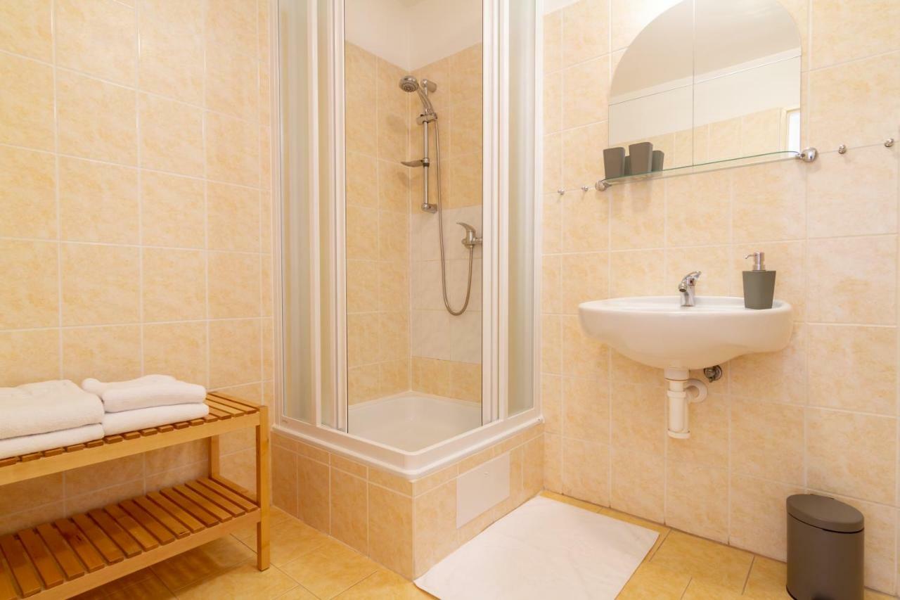 Apartmány U nemocnice Ceske Budejovice Esterno foto