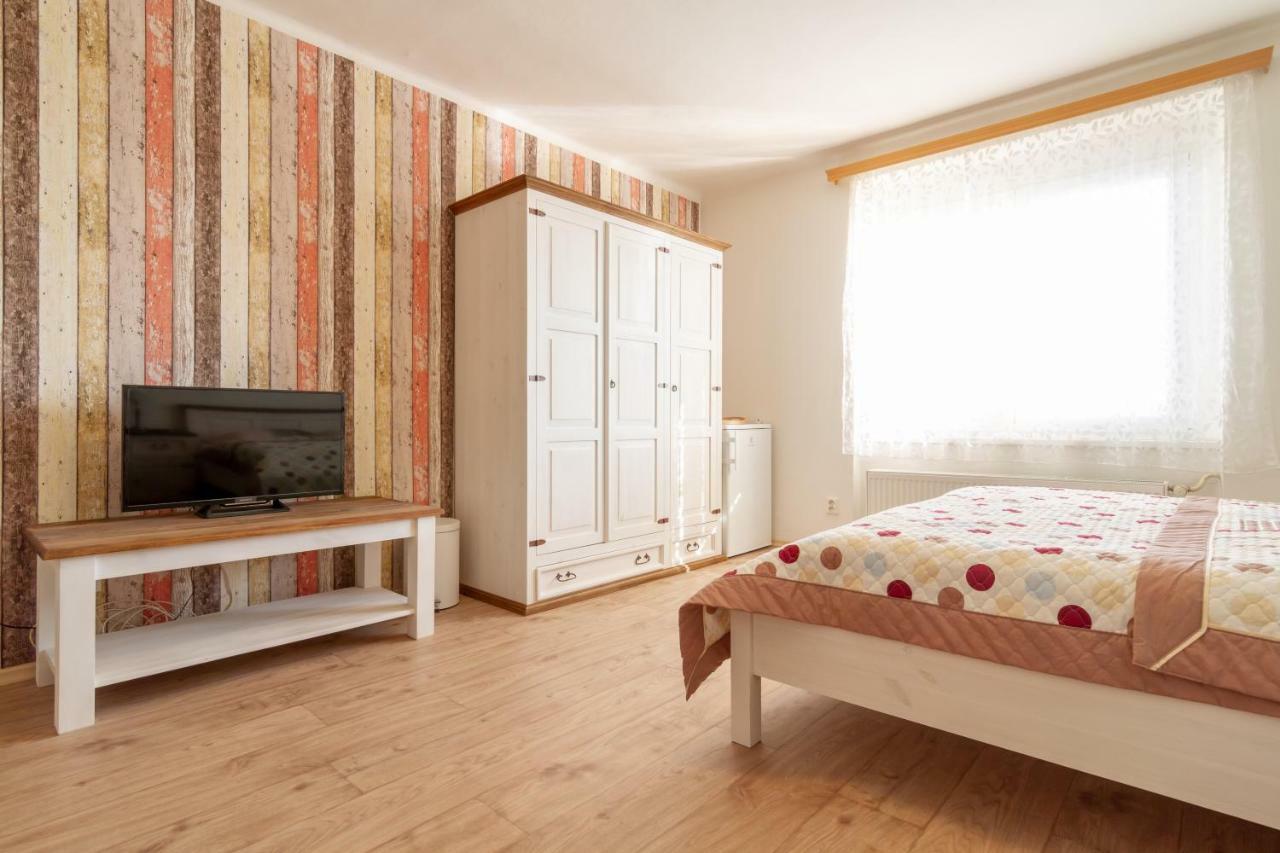 Apartmány U nemocnice Ceske Budejovice Esterno foto