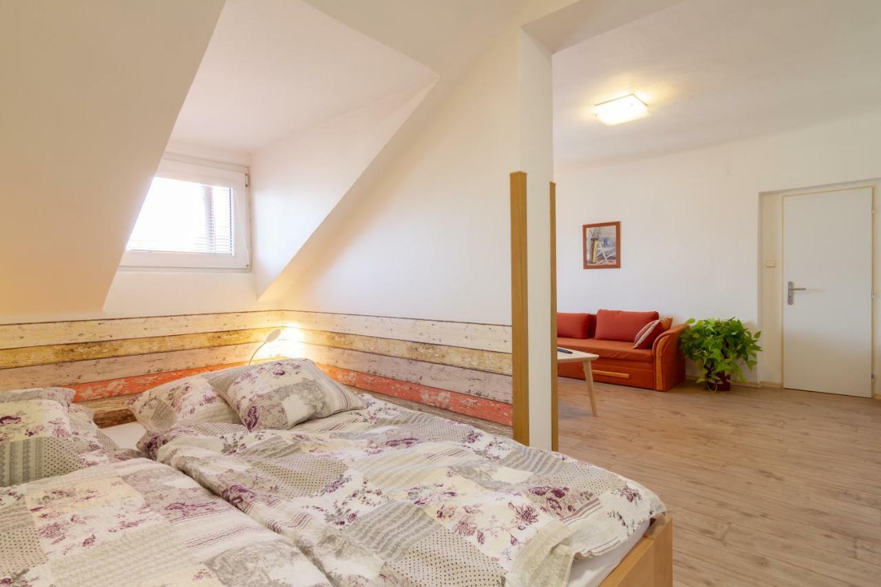 Apartmány U nemocnice Ceske Budejovice Esterno foto