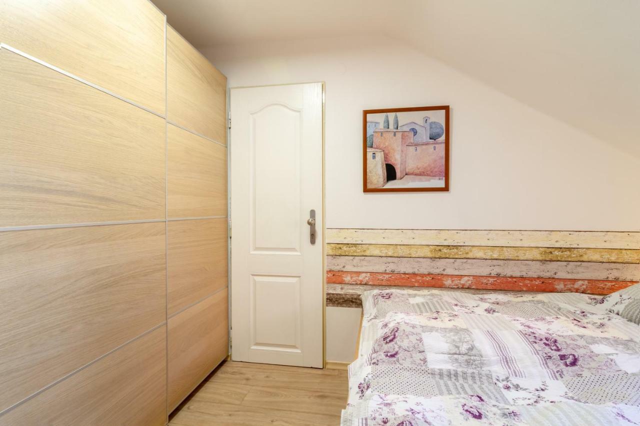Apartmány U nemocnice Ceske Budejovice Esterno foto